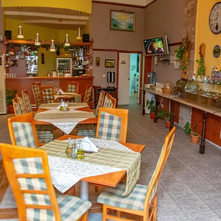 酒店 Family Rainbow 2*